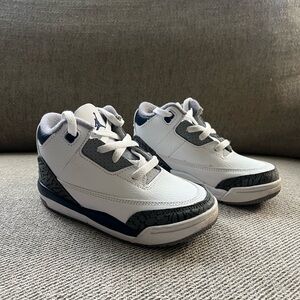 Nike Air Jordan 3 retro Kids size 9c Sneakers like new